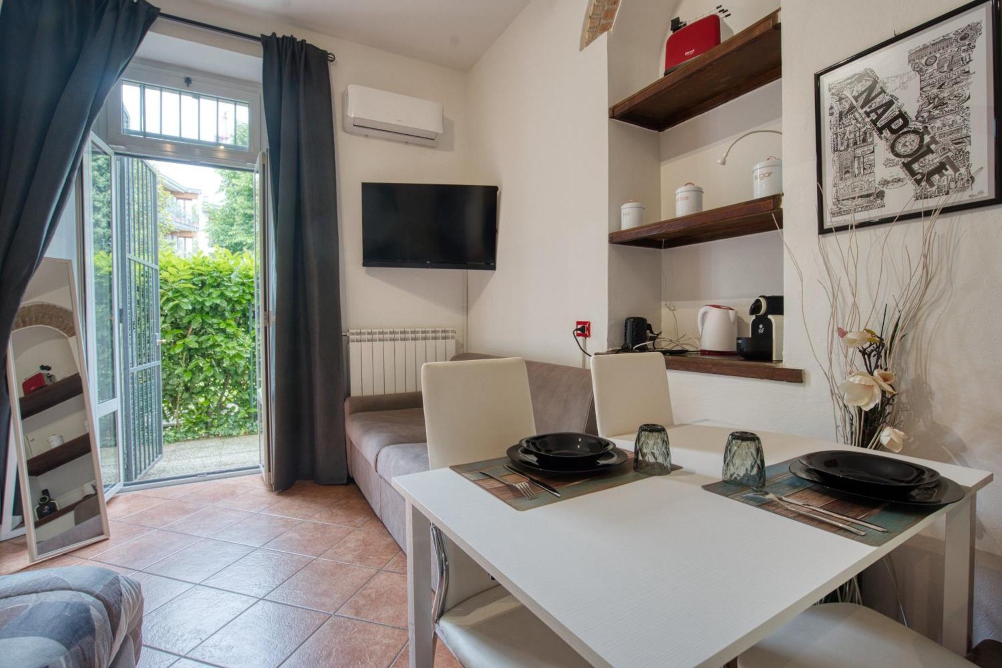 Dieghouse - Monolocale Con Cortile In Corte Lombarda Vicino Al Centro Monza Buitenkant foto