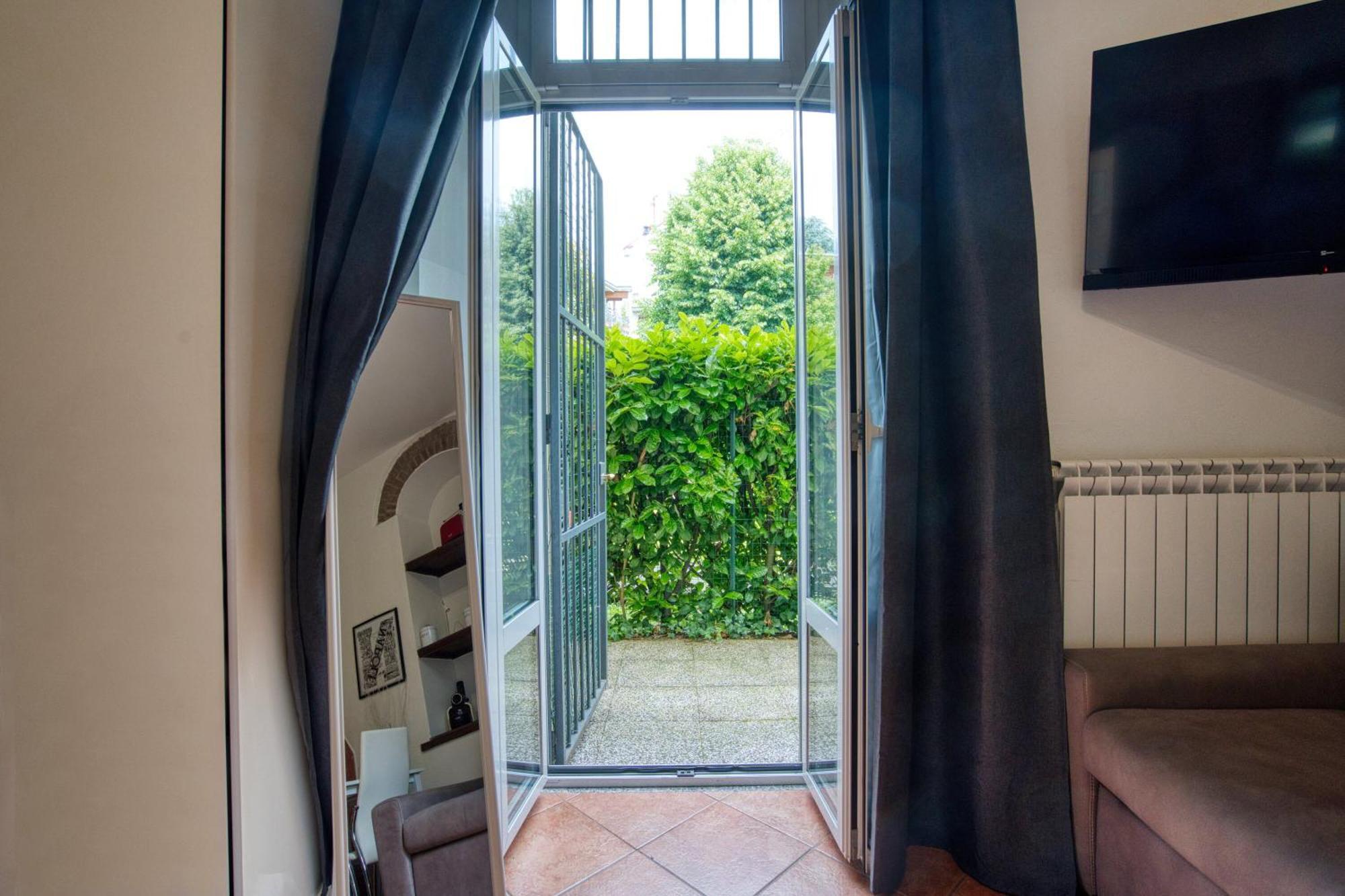 Dieghouse - Monolocale Con Cortile In Corte Lombarda Vicino Al Centro Monza Buitenkant foto